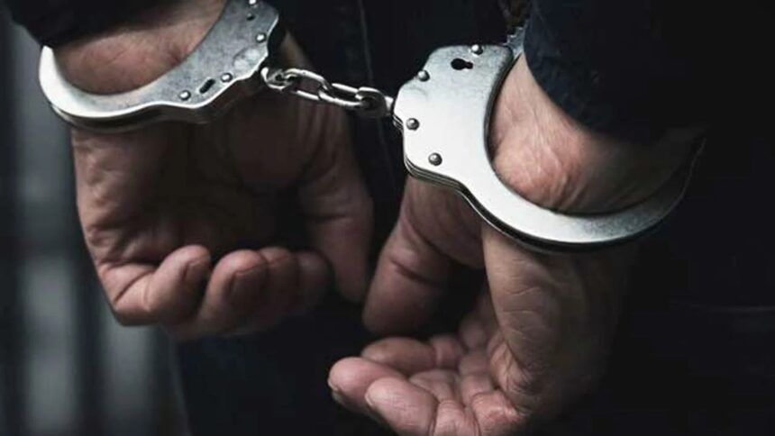 இருவர் கைது