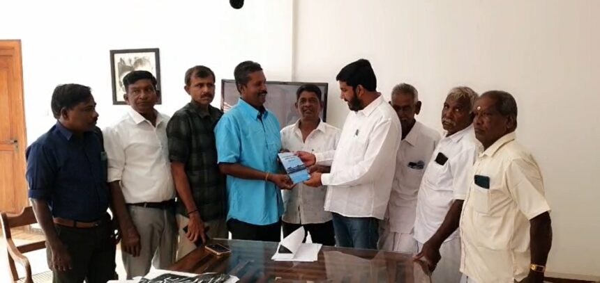 வடமாகாண கடற்றொழிலாளர் இணையத்தின் பிரதிநிதிகள் - நாகப்பட்டினம் சட்டமன்ற உறுப்பினர் இடையில் சந்திப்பு 1 Fishermen Association