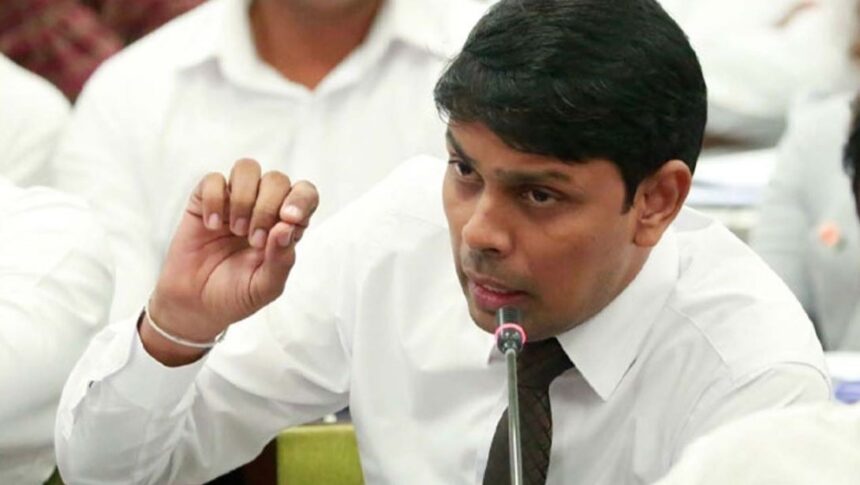 பாராளுமன்றத்தில் இருந்து அதிரடியாக வெளியேற்றப்பட்ட அர்ச்சுனா எம்.பி 1 அர்ச்சுனா